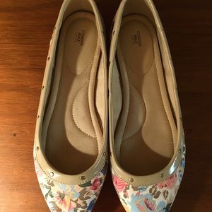 Size 11 Cushion Walk by Avon